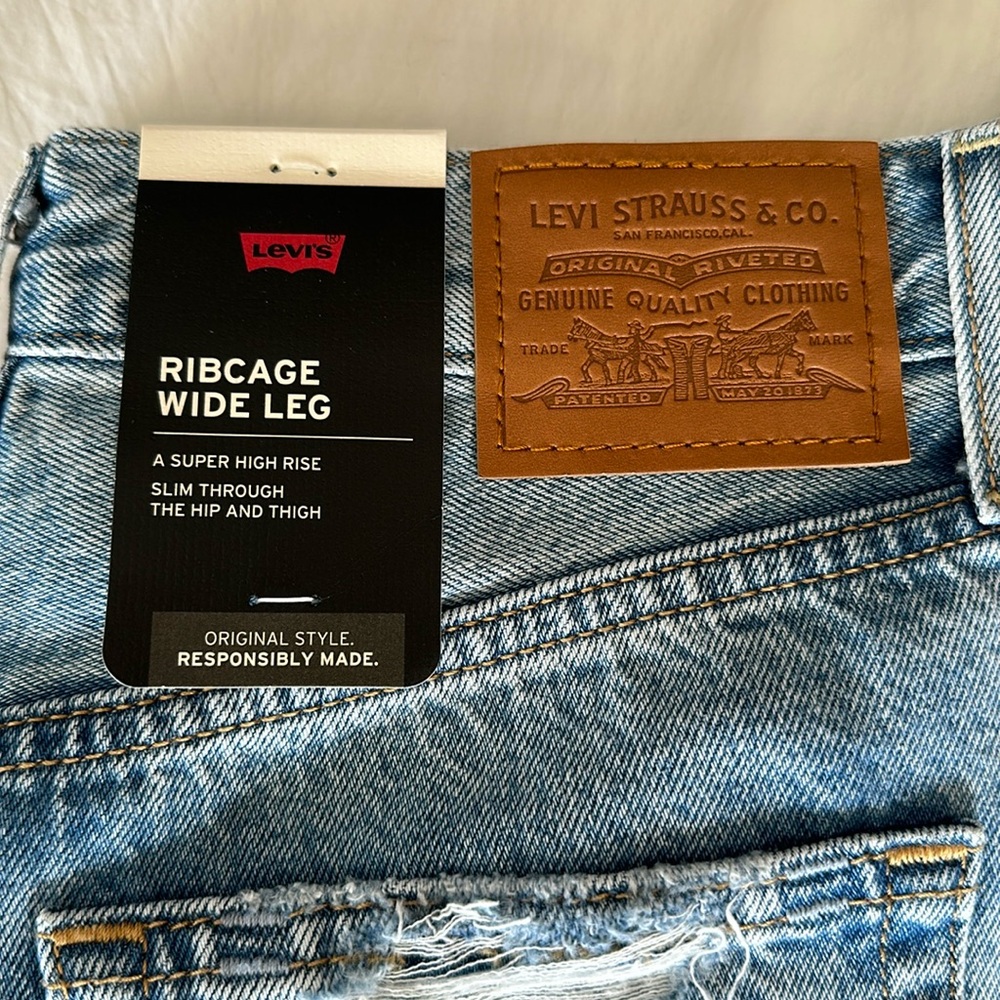 Levi’s Ribcage Wide Leg